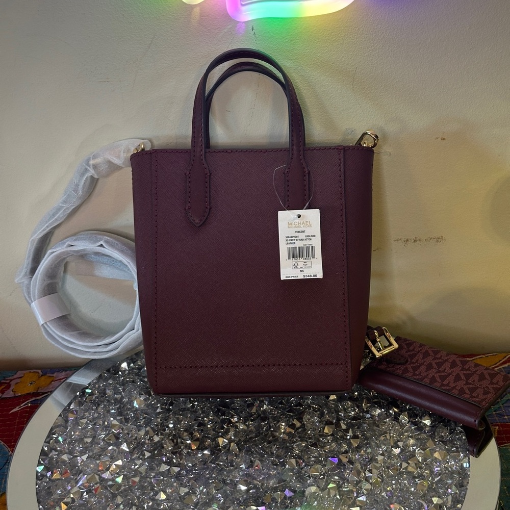 NWT - Michael Kors Vincent Extra Small Crossbody. Retail $348.00 - Picture 2 of 5